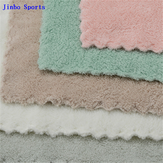 Very Soft And Comfortable Bath Towel Strong Water Absorption Coral Velvet 